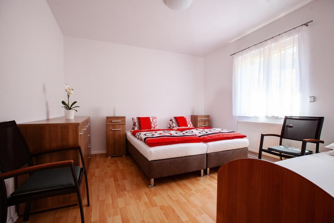 Apartman Dominhaus Хеб Екстер'єр фото