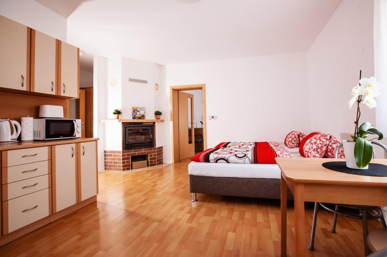 Apartman Dominhaus Хеб Екстер'єр фото